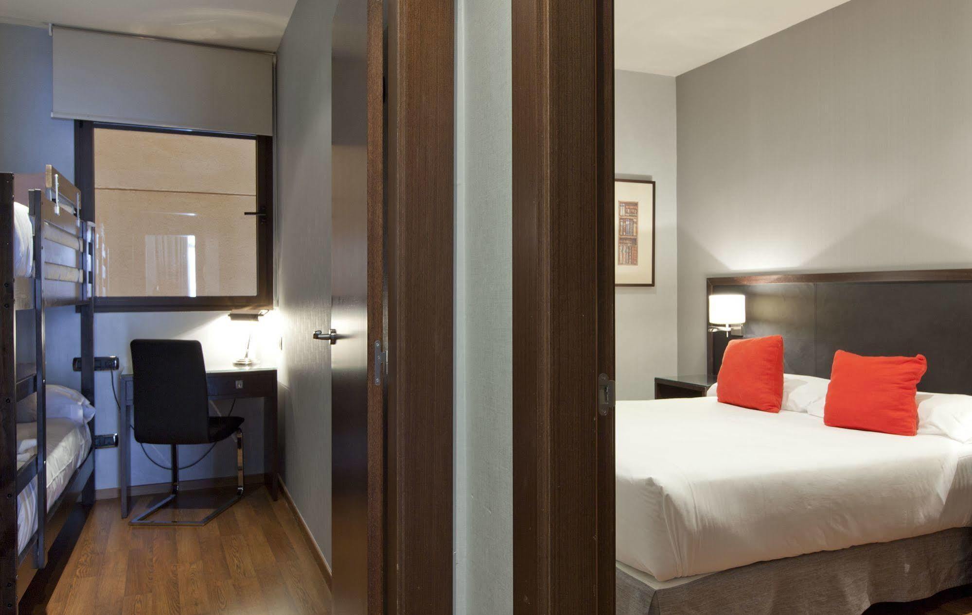 Suites Center Barcelona Exteriör bild